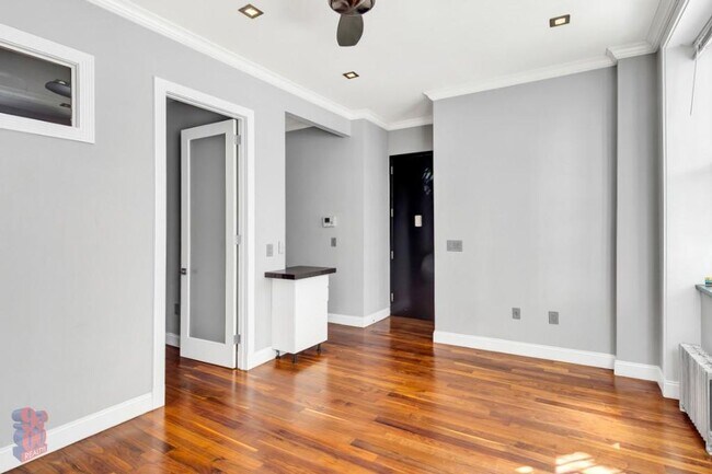 Building Photo - East 58th Street