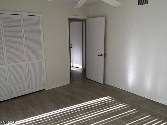 Foto del edificio - 5019 SW 16th Pl