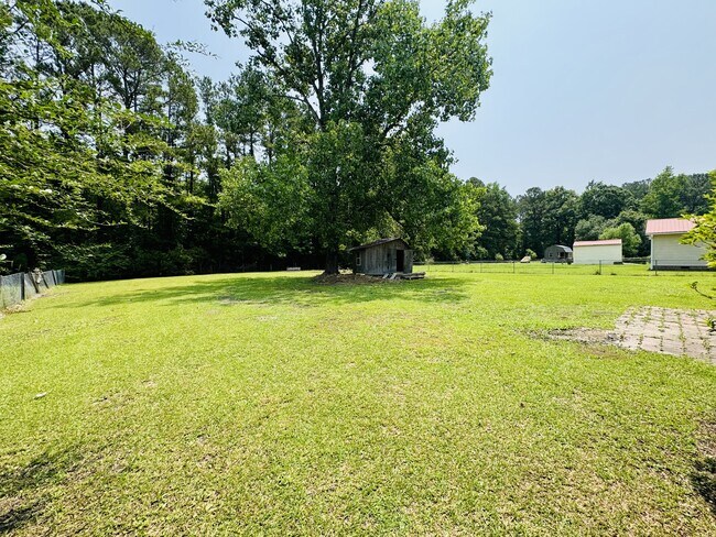 Foto del edificio - 3582 Greenwood Dr