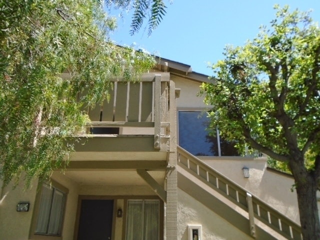 Building Photo - 31 Smokestone