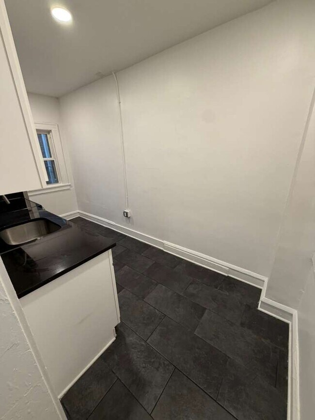 Building Photo - 1384 W 83rd St