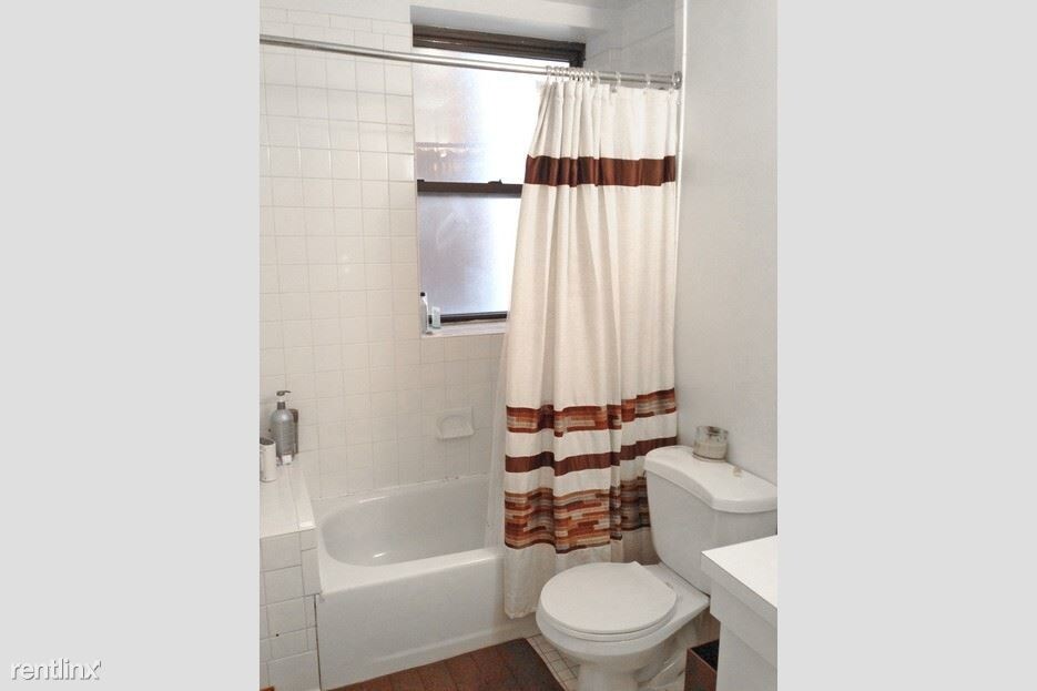Foto del edificio - 434 E 72nd St