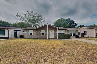 Building Photo - 805 Aransas Dr