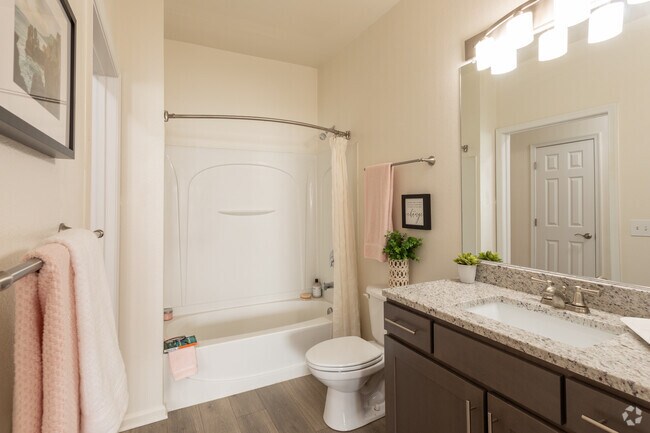 2BR, 2BA - 1,276 SF - TGM Ridge