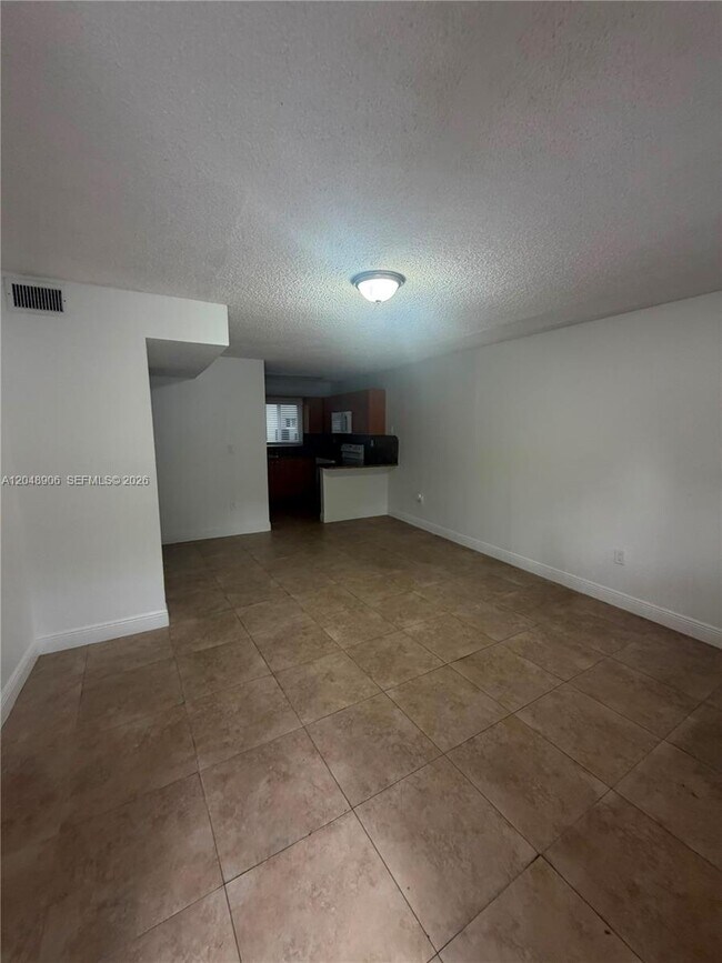 Building Photo - 1650 W 44th Pl