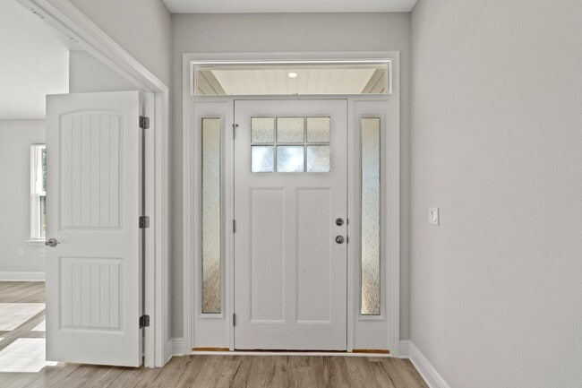 Foto del edificio - 571 Riverwalk Cir