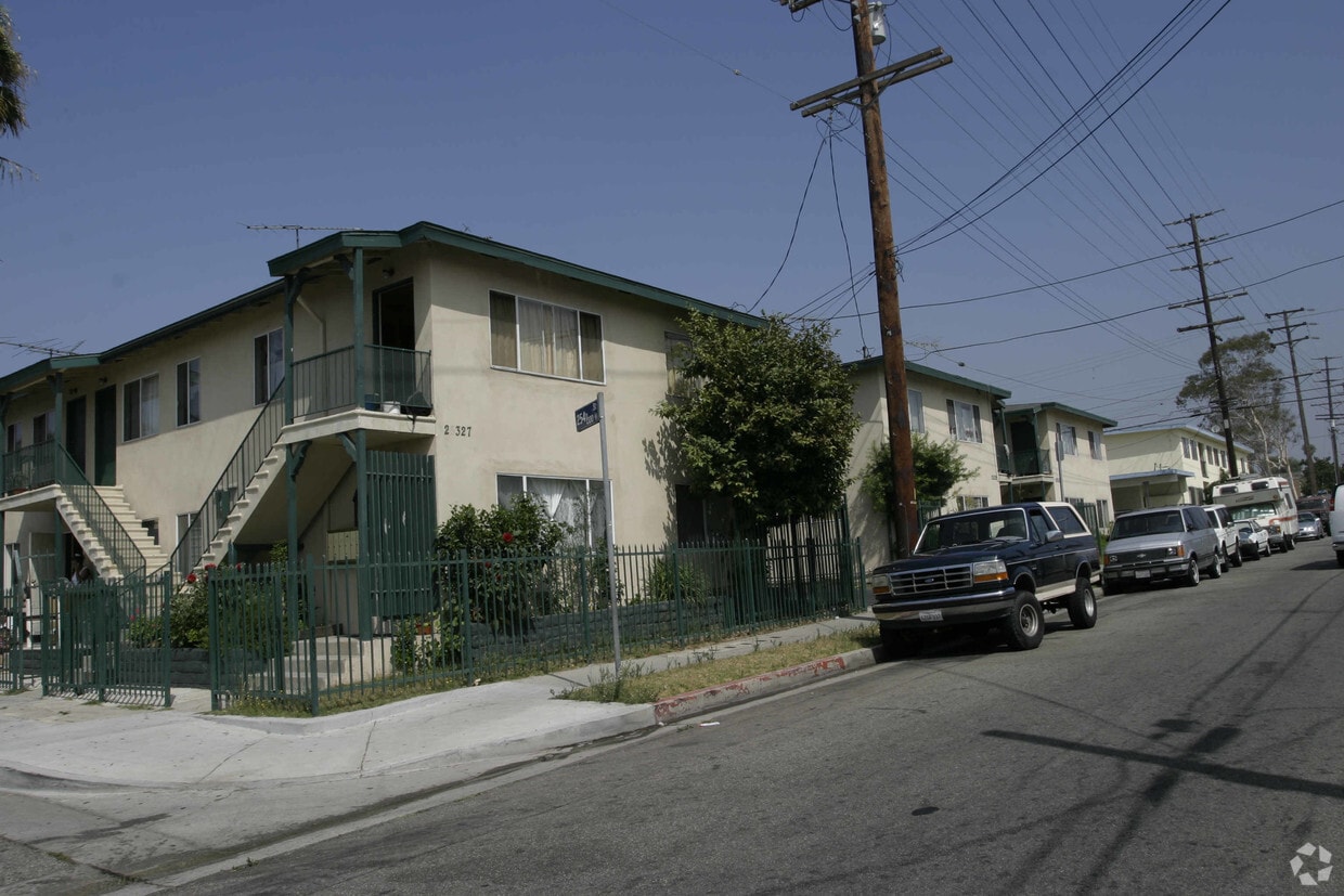 Primary Photo - 25323-25327 Frampton Ave