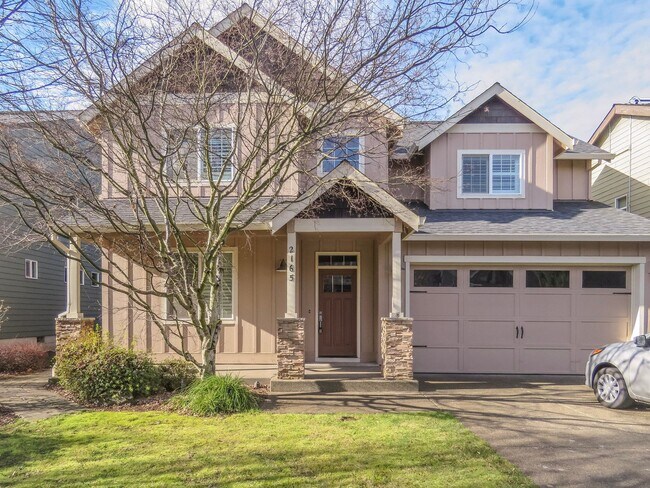 Building Photo - Master on Main- 3 Bedroom Plus 3 Bath Home...