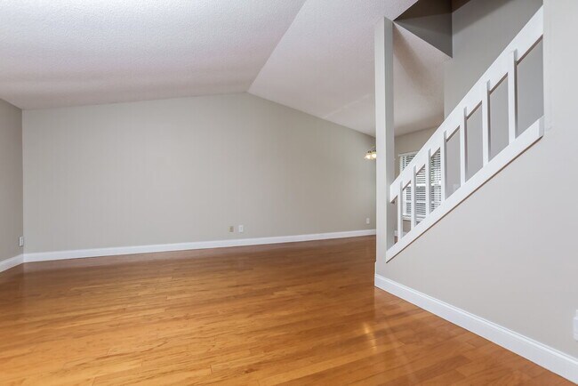 Foto del edificio - 3737 Valencia Grove Ln