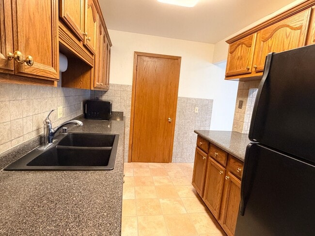 Building Photo - W168N11523 El Camino Dr