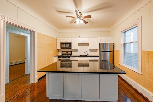 Photo - 118 White St Apartment