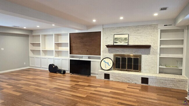 Foto del edificio - 201 Quail Run Dr