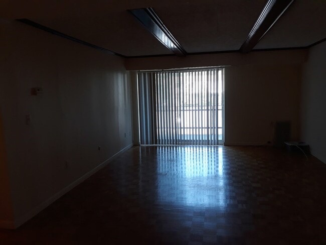 Building Photo - 57 Broadlawn Park