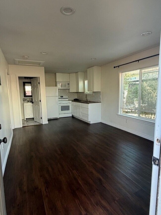 Foto del edificio - 11432 Hadley St