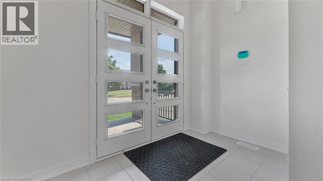 Building Photo - 266 Pottruff Rd