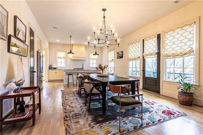 Foto del edificio - 2067 Telfair Cir NE