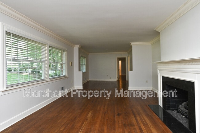 Building Photo - 4 Estanolle St