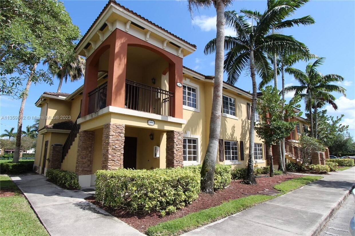 925 NE 34th Ave Unit 201, Homestead, FL 33033 Condo for Rent in