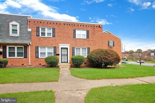 Photo - 2580 Iverson St Townhome