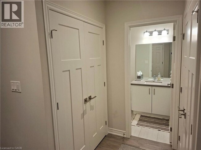 Building Photo - 5 McClay Ave