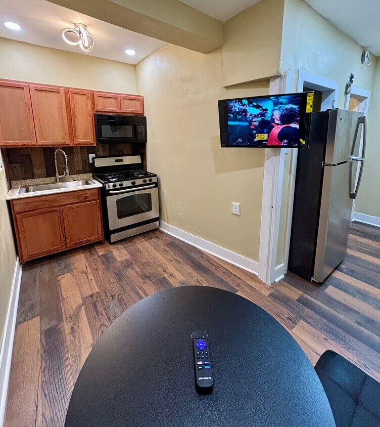 Foto principal - 1514 W Champlost Ave