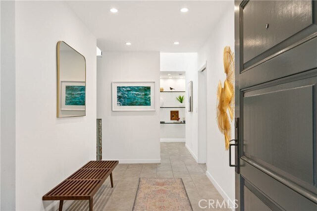 Foto principal - 1156 S Carmelina Ave