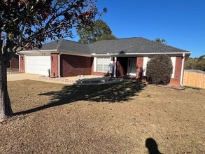 Building Photo - 115 Sioux St