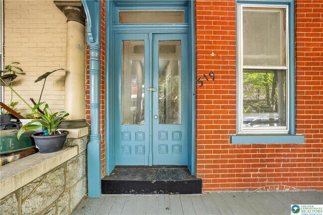 Building Photo - 519 N 6th St