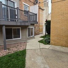 Building Photo - 1000 N Oakley Blvd