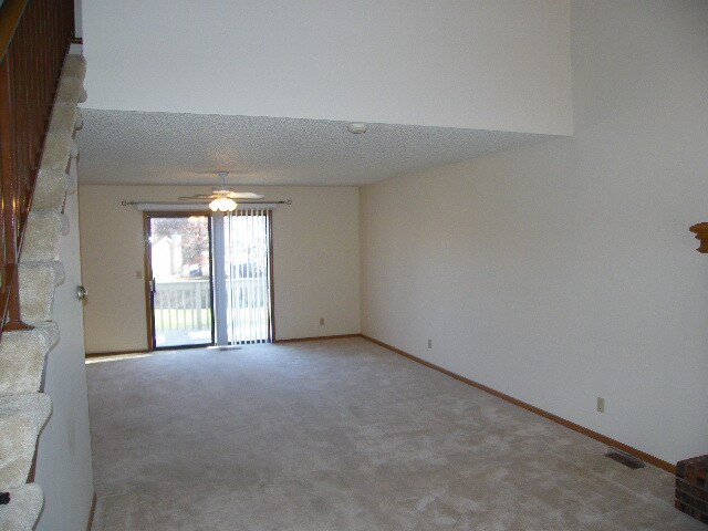 Building Photo - 1364 N Martway Dr