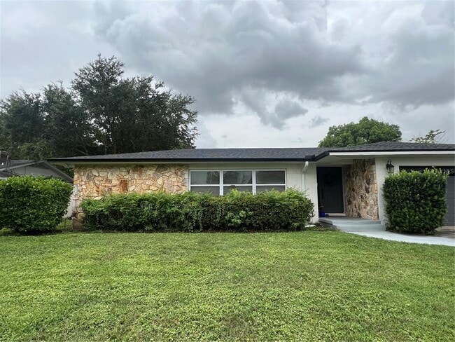 Building Photo - 2618 Timberlake Dr