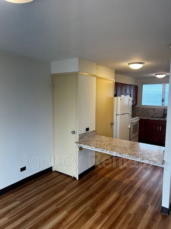 Building Photo - 1519 Nehoa St