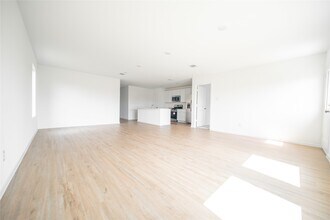 Building Photo - 9919 Oakheath Blf Dr