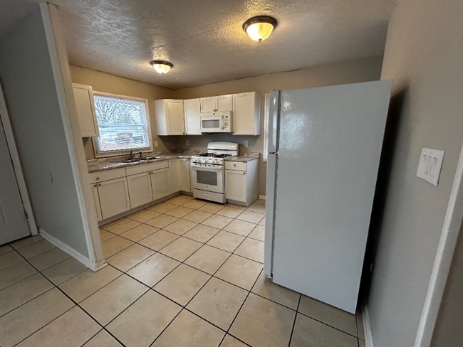 Foto del edificio - 1422 W 35th St