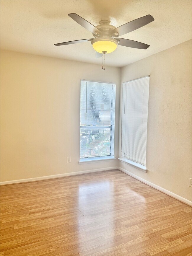 Foto del edificio - 8100 Cambridge St