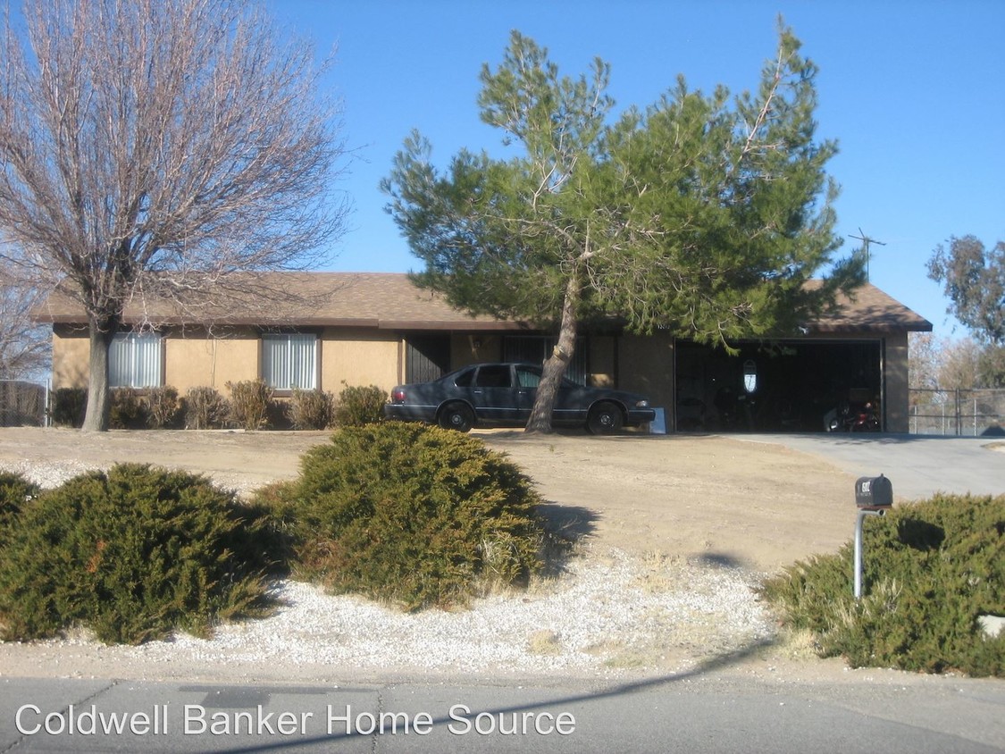 Primary Photo - 15012 Hopland St
