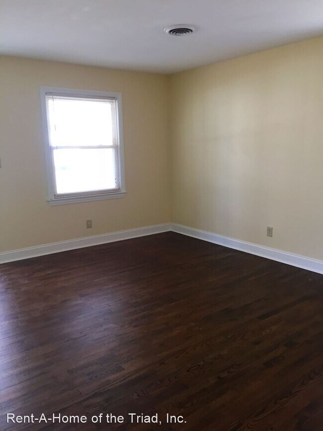 Building Photo - 3 br, 1 bath House - 4323 Cornell Avenue
