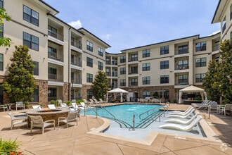Building Photo - Avalon at Seven Springs