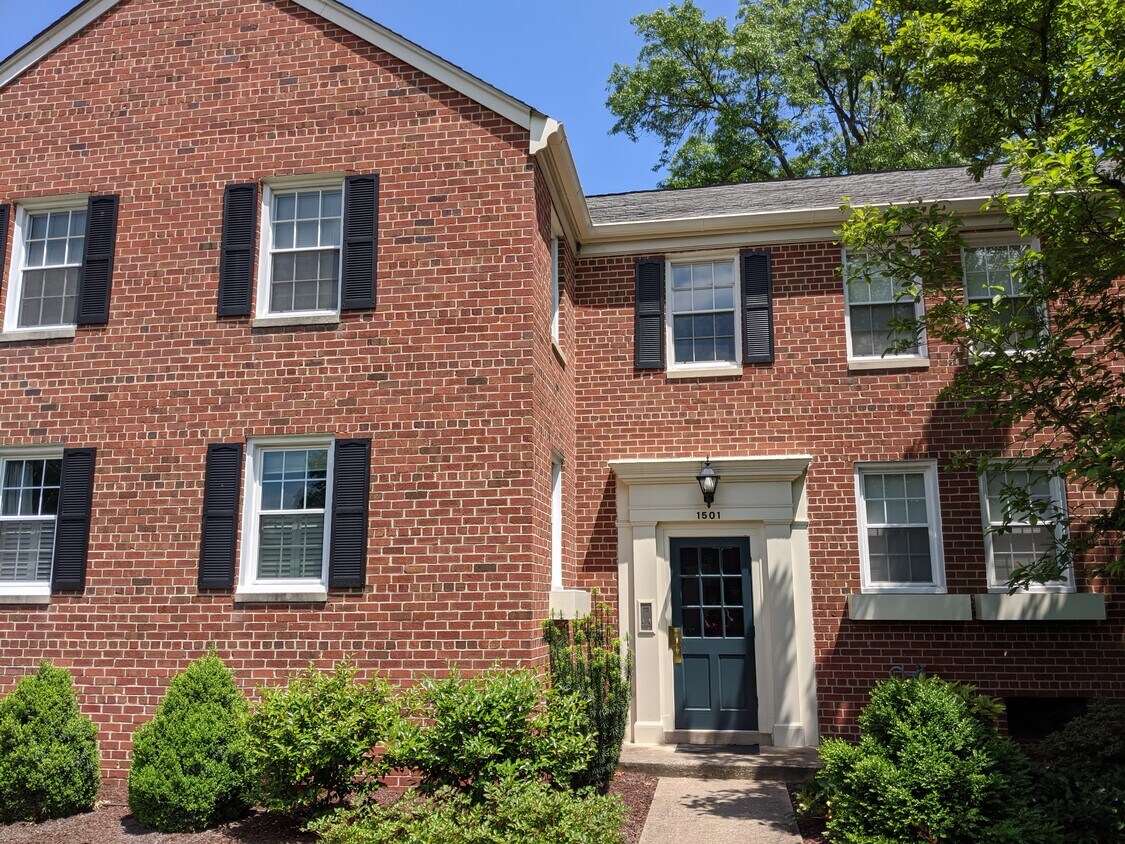 Primary Photo - 1501 Belle View Blvd