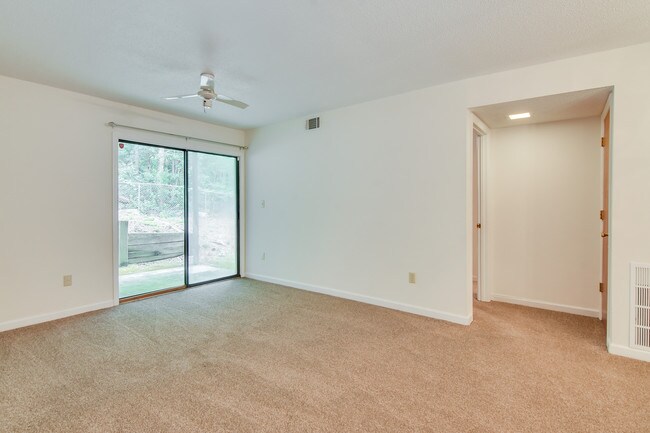 Foto del edificio - 3512 Woodlake Rd