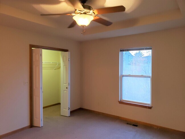 Foto del edificio - Washer & Dryer Included + West Side of Man...