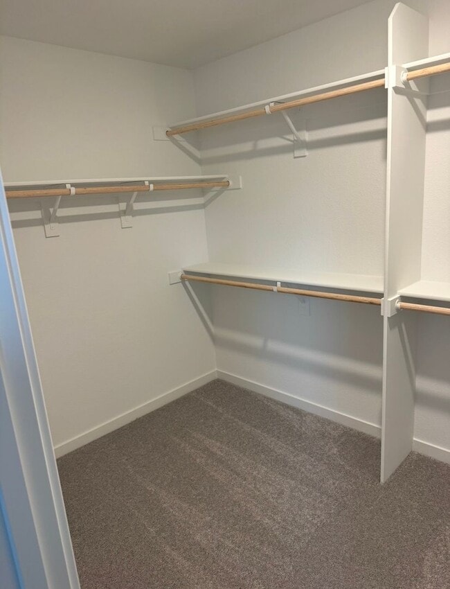 Foto del edificio - Brand-New 3 Bedroom Home in Elk Grove School District