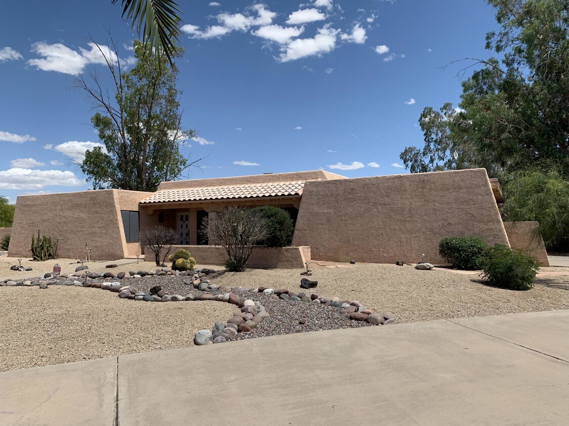 Primary Photo - 6145 E Gold Dust Ave