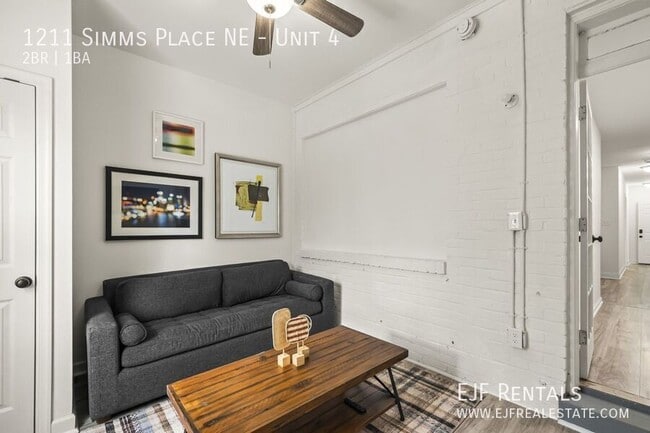 Building Photo - 1211 Simms Pl NE