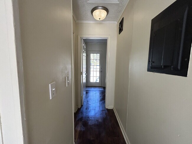 Building Photo - Apartment for Rent