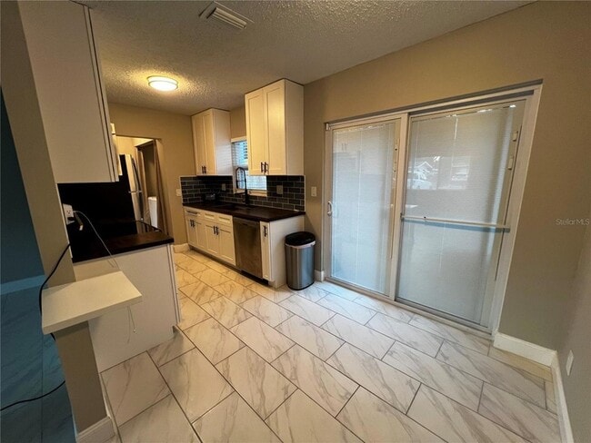 Building Photo - 2893 Webley Dr NE