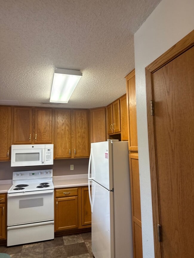 Building Photo - 1026 Western Ave