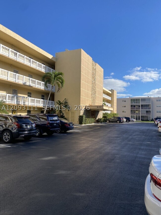 Foto del edificio - 1025 SE 3rd Ave