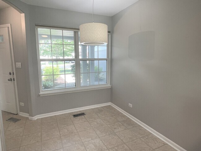 Building Photo - 868 Brompton Ct