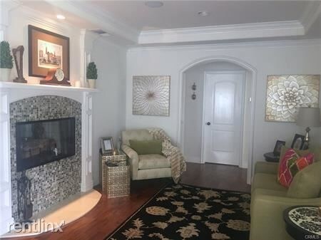 Foto del edificio - 4 br, 4 bath House - 332 Flower St